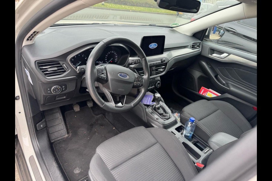 Ford FOCUS Wagon 1.0 EcoBoost Titanium Business | Trekhaak | Adaptieve cruise control | Winter Pack |