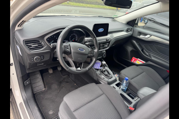 Ford FOCUS Wagon 1.0 EcoBoost Titanium Business | Trekhaak | Adaptieve cruise control | Winter Pack |