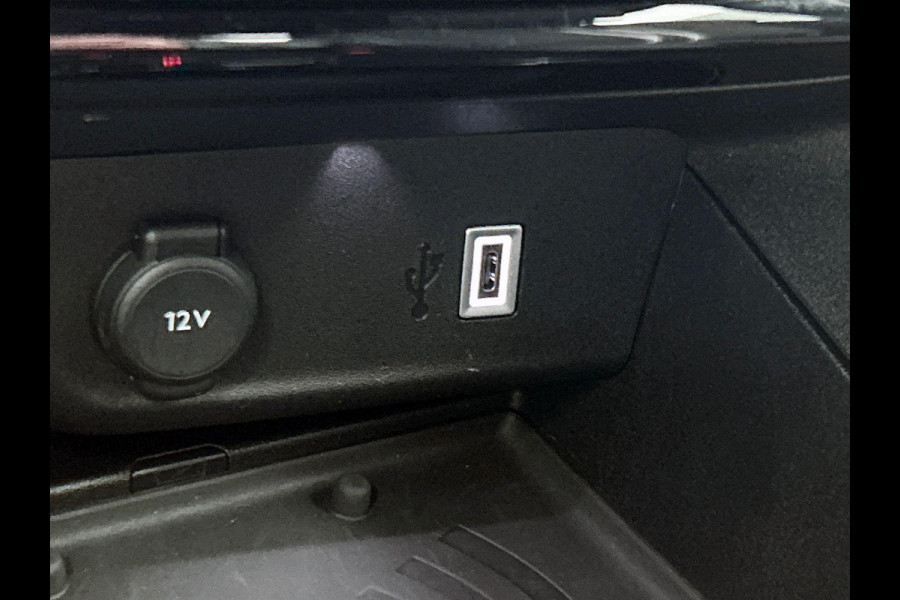 Opel Corsa 1.2 Turbo 136pk Automaat Hybrid GS Line | Navigatie | Apple Carplay/ Android Auto | Camera | Parkeersensoren | Cruise Control | Stoel- en stuurverwarming | Lichtmetalen velgen | Getinte ramen