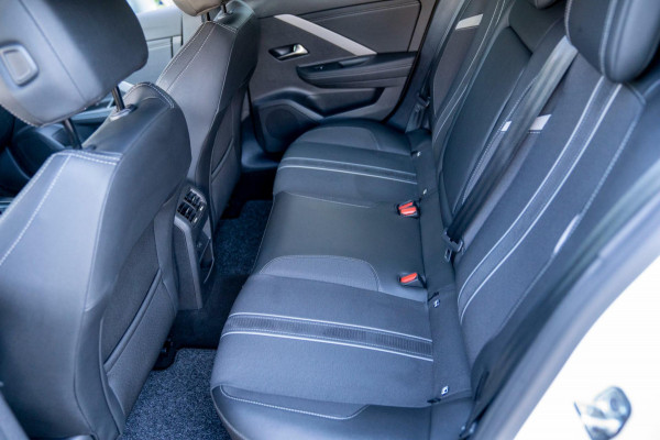 Opel Astra Sports Tourer 1.2 Turbo GS | Prijs rijklaar incl. 12 mnd garantie | LMV Climate Camera 360 PDC Carplay DAB