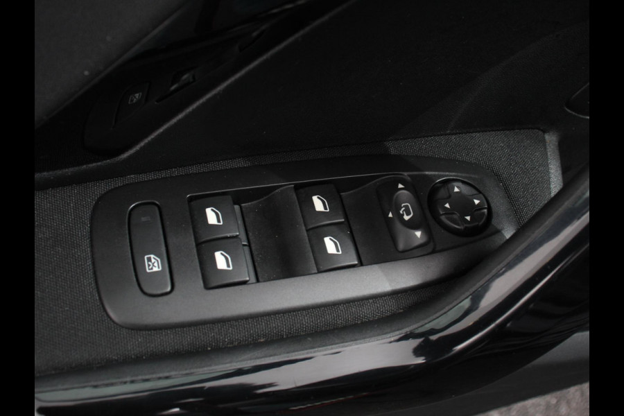 Peugeot 208 1.2 PureTech 110pk Automaat Allure | Cruise control | Parkeersensoren achter | LED | Navigatie | Climate Control | Extra Getint glas | Lichtmetalen Velgen