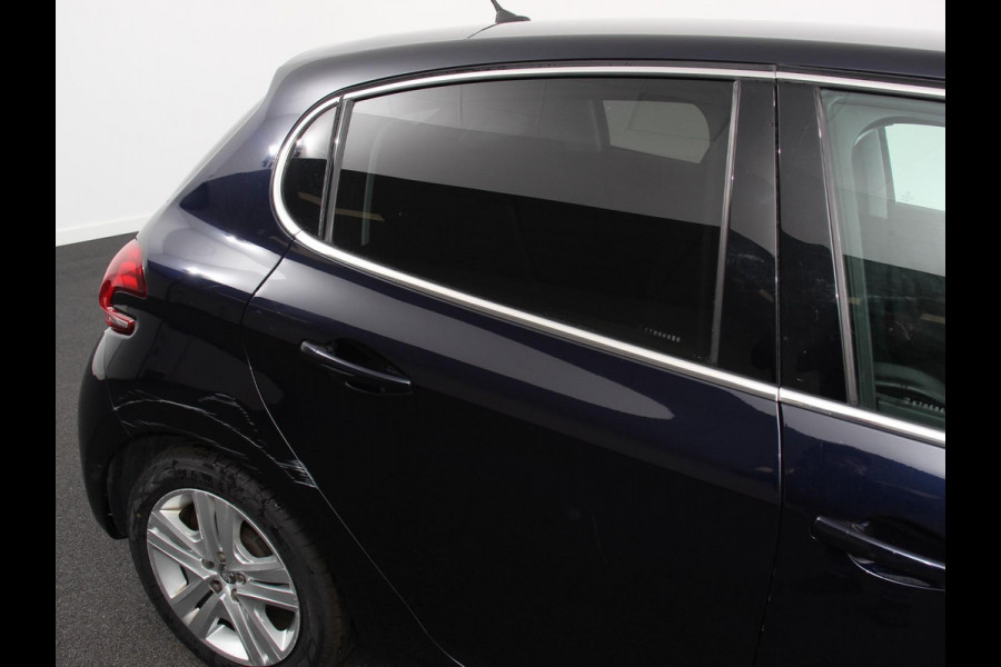 Peugeot 208 1.2 PureTech 110pk Automaat Allure | Cruise control | Parkeersensoren achter | LED | Navigatie | Climate Control | Extra Getint glas | Lichtmetalen Velgen