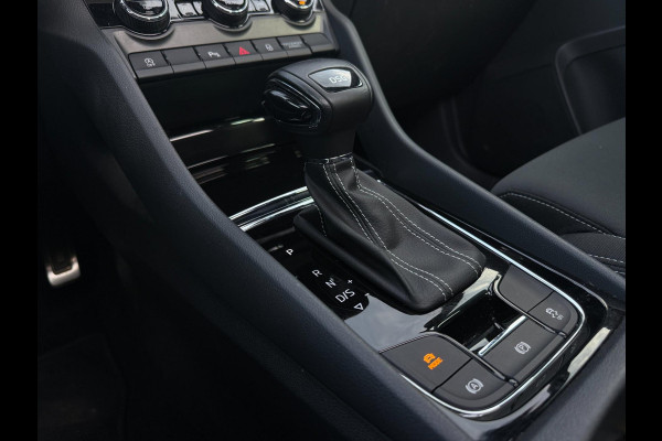 Škoda Karoq 1.5 TSI ACT Sportline Business|Pano Trekhaak Dealer OH Sportstoelen App Connect ACC Canton Elektrische kofferklep Nap