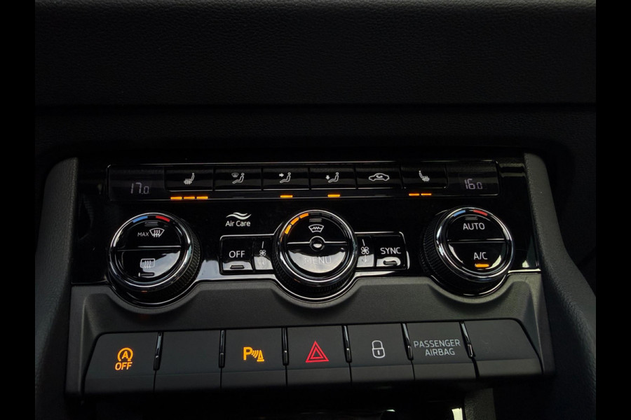 Škoda Karoq 1.5 TSI ACT Sportline Business|Pano Trekhaak Dealer OH Sportstoelen App Connect ACC Canton Elektrische kofferklep Nap