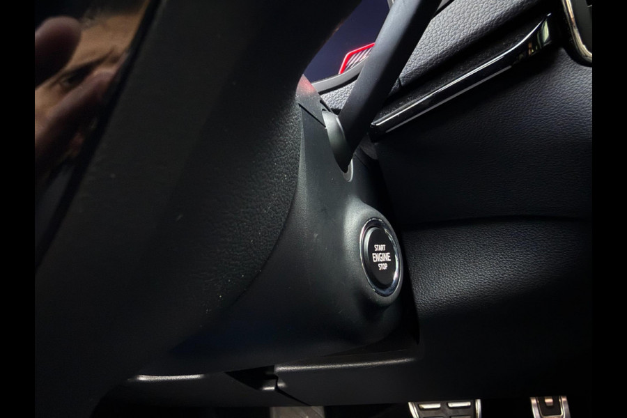 Škoda Karoq 1.5 TSI ACT Sportline Business|Pano Trekhaak Dealer OH Sportstoelen App Connect ACC Canton Elektrische kofferklep Nap