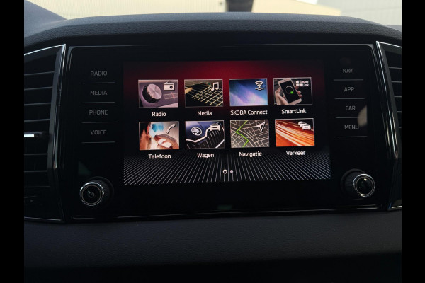 Škoda Karoq 1.5 TSI ACT Sportline Business|Pano Trekhaak Dealer OH Sportstoelen App Connect ACC Canton Elektrische kofferklep Nap