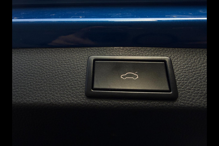 Škoda Karoq 1.5 TSI ACT Sportline Business|Pano Trekhaak Dealer OH Sportstoelen App Connect ACC Canton Elektrische kofferklep Nap