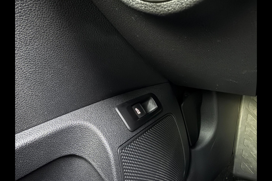 Škoda Karoq 1.5 TSI ACT Sportline Business|Pano Trekhaak Dealer OH Sportstoelen App Connect ACC Canton Elektrische kofferklep Nap