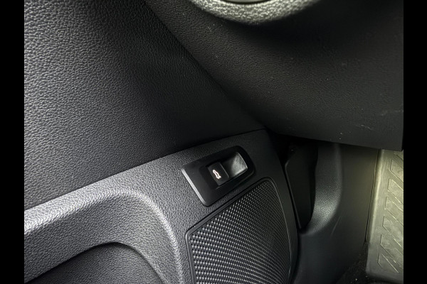 Škoda Karoq 1.5 TSI ACT Sportline Business|Pano Trekhaak Dealer OH Sportstoelen App Connect ACC Canton Elektrische kofferklep Nap