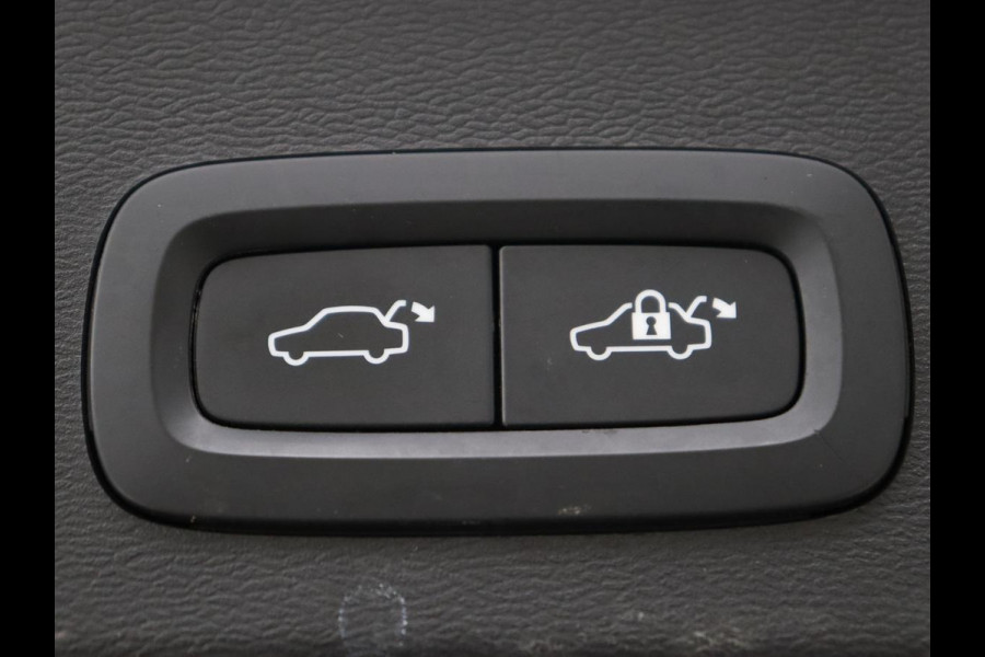 Volvo XC40 1.5 T4 Recharge Business | Adaptive cruise | Camera | Carplay | Navigatie | Full LED | 18'' | Parkeerhulp | Digital Cockpit | PHEV | Plug In