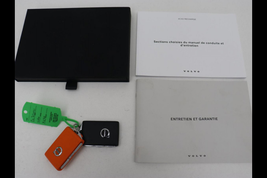 Volvo XC40 1.5 T4 Recharge Business | Adaptive cruise | Camera | Carplay | Navigatie | Full LED | 18'' | Parkeerhulp | Digital Cockpit | PHEV | Plug In