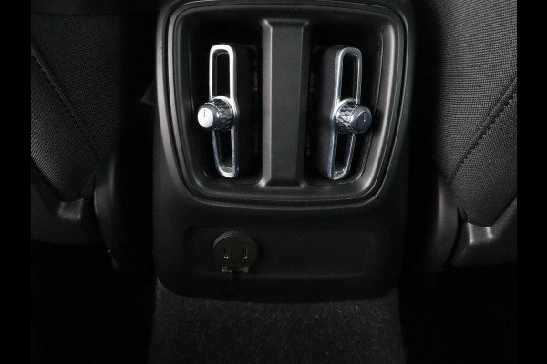 Volvo XC40 1.5 T4 Recharge Business | Adaptive cruise | Camera | Carplay | Navigatie | Full LED | 18'' | Parkeerhulp | Digital Cockpit | PHEV | Plug In
