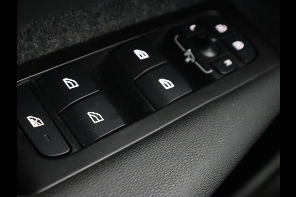 Volvo XC40 1.5 T4 Recharge Business | Adaptive cruise | Camera | Carplay | Navigatie | Full LED | 18'' | Parkeerhulp | Digital Cockpit | PHEV | Plug In