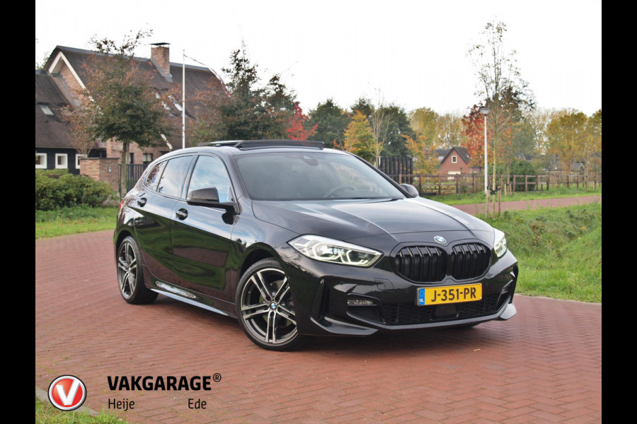 BMW 1-serie 118i Executive Edition | M Sport | Panoramadak | Camera | Schaalstoelen | Apple Carplay | Cruise Control |
