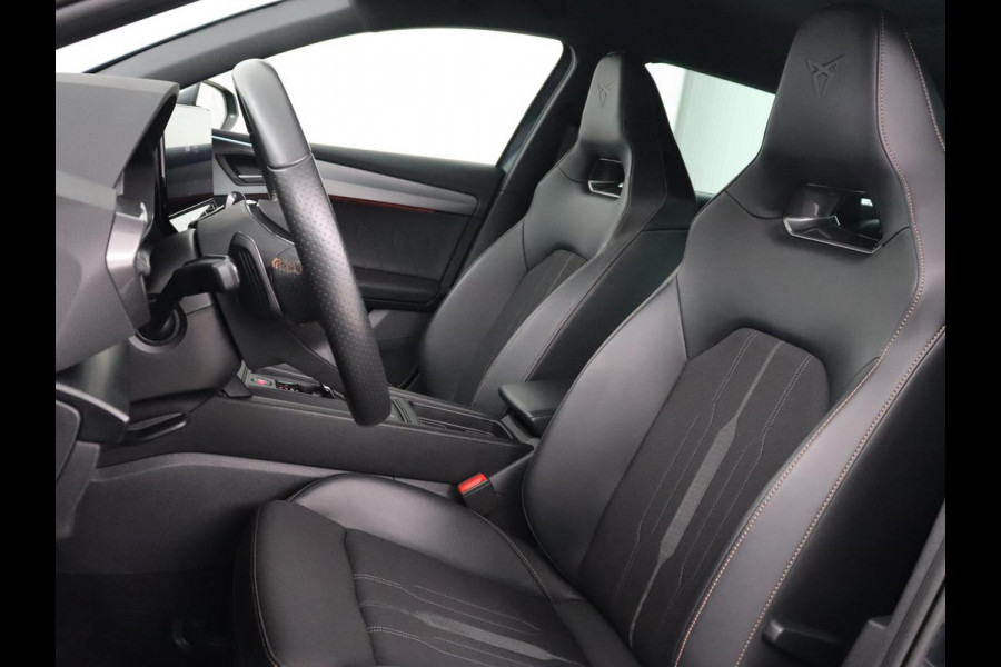 CUPRA Leon 1.4 eHybrid VZ | 245pk | Trekhaak | Stoelverwarming | Adaptive cruise | Carplay | Navigatie | Stuurverwarming | Keyless | Full LED | Sportstoelen | PHEV | Plug In