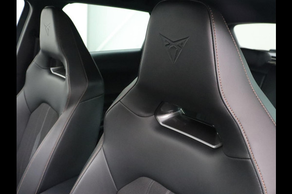 CUPRA Leon 1.4 eHybrid VZ | 245pk | Trekhaak | Stoelverwarming | Adaptive cruise | Carplay | Navigatie | Stuurverwarming | Keyless | Full LED | Sportstoelen | PHEV | Plug In