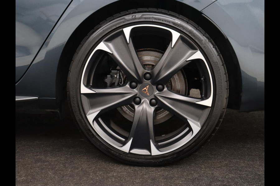 CUPRA Leon 1.4 eHybrid VZ | 245pk | Trekhaak | Stoelverwarming | Adaptive cruise | Carplay | Navigatie | Stuurverwarming | Keyless | Full LED | Sportstoelen | PHEV | Plug In