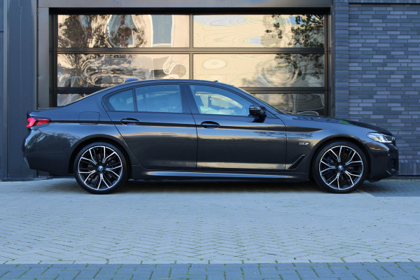 BMW 5 Serie 530e Business Edition Plus | M-SPORT | BTW | PANO | H/K | HUD | 360 | KEYLESS | STUURVERW | ADAPTIEF ONDERSTEL |