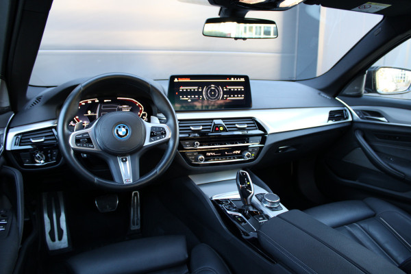 BMW 5 Serie 530e Business Edition Plus | M-SPORT | BTW | PANO | H/K | HUD | 360 | KEYLESS | STUURVERW | ADAPTIEF ONDERSTEL |