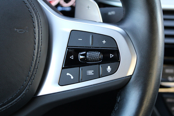 BMW 5 Serie 530e Business Edition Plus | M-SPORT | BTW | PANO | H/K | HUD | 360 | KEYLESS | STUURVERW | ADAPTIEF ONDERSTEL |