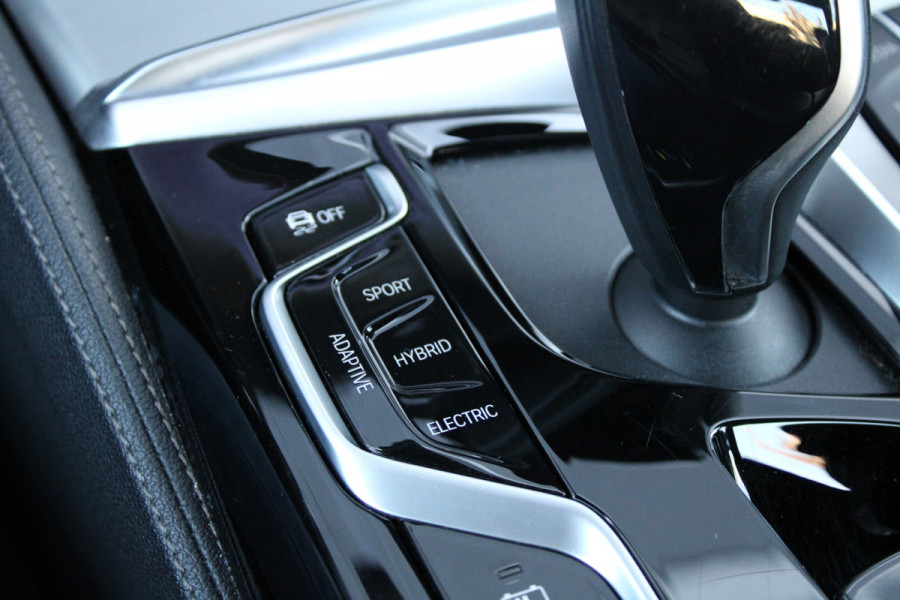 BMW 5 Serie 530e Business Edition Plus | M-SPORT | BTW | PANO | H/K | HUD | 360 | KEYLESS | STUURVERW | ADAPTIEF ONDERSTEL |