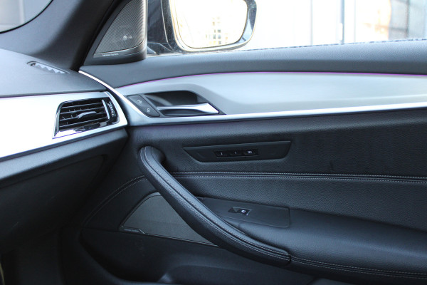 BMW 5 Serie 530e Business Edition Plus | M-SPORT | BTW | PANO | H/K | HUD | 360 | KEYLESS | STUURVERW | ADAPTIEF ONDERSTEL |
