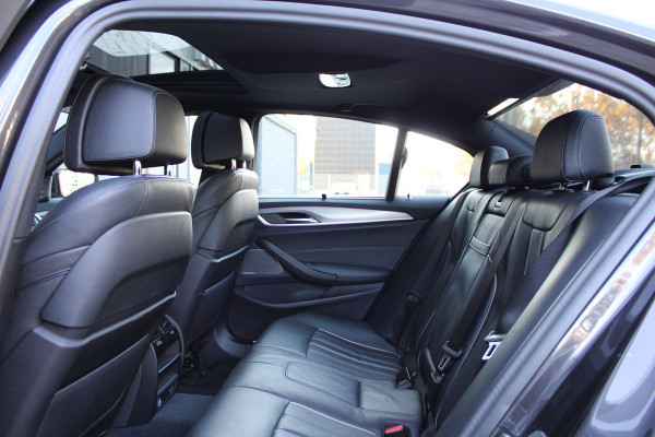 BMW 5 Serie 530e Business Edition Plus | M-SPORT | BTW | PANO | H/K | HUD | 360 | KEYLESS | STUURVERW | ADAPTIEF ONDERSTEL |