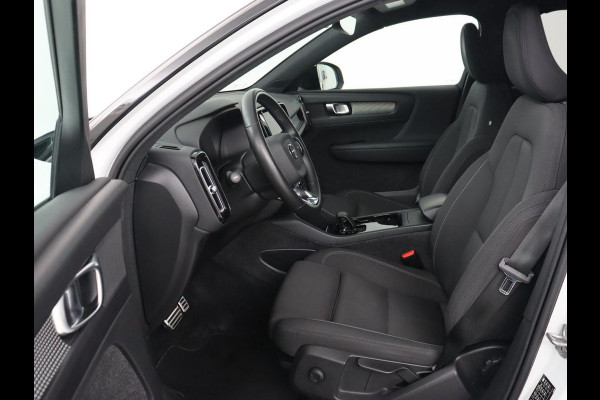 Volvo XC40 Recharge Core | Stoel & stuurverwarming | 20'' | Camera | Carplay | Navigatie | Getint glas | Full LED | DAB | Parkeerhulp | Inscription metallic lak