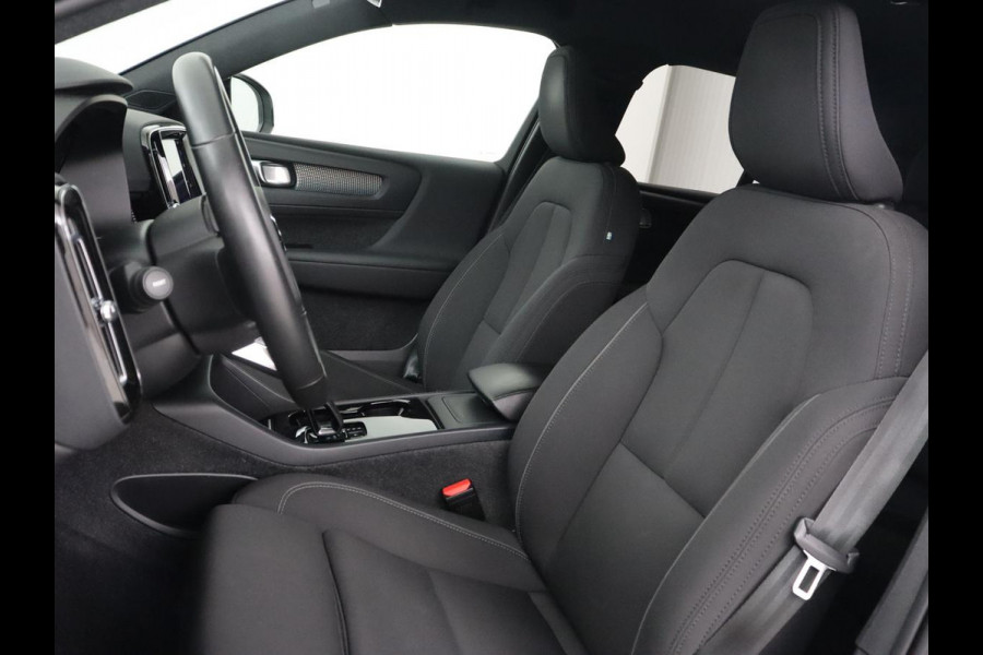 Volvo XC40 Recharge Core | Stoel & stuurverwarming | 20'' | Camera | Carplay | Navigatie | Getint glas | Full LED | DAB | Parkeerhulp | Inscription metallic lak
