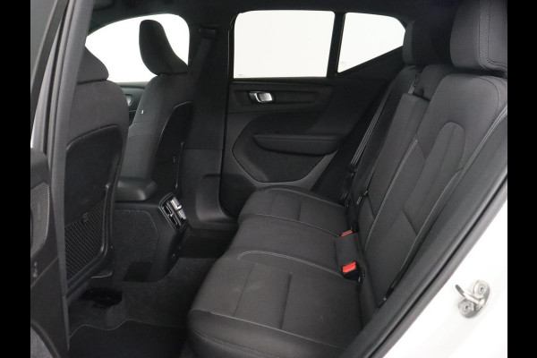 Volvo XC40 Recharge Core | Stoel & stuurverwarming | 20'' | Camera | Carplay | Navigatie | Getint glas | Full LED | DAB | Parkeerhulp | Inscription metallic lak