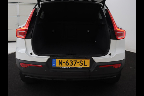 Volvo XC40 Recharge Core | Stoel & stuurverwarming | 20'' | Camera | Carplay | Navigatie | Getint glas | Full LED | DAB | Parkeerhulp | Inscription metallic lak
