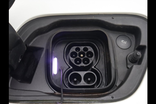 Volvo XC40 Recharge Core | Stoel & stuurverwarming | 20'' | Camera | Carplay | Navigatie | Getint glas | Full LED | DAB | Parkeerhulp | Inscription metallic lak