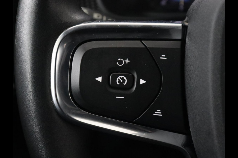 Volvo XC40 Recharge Core | Stoel & stuurverwarming | 20'' | Camera | Carplay | Navigatie | Getint glas | Full LED | DAB | Parkeerhulp | Inscription metallic lak