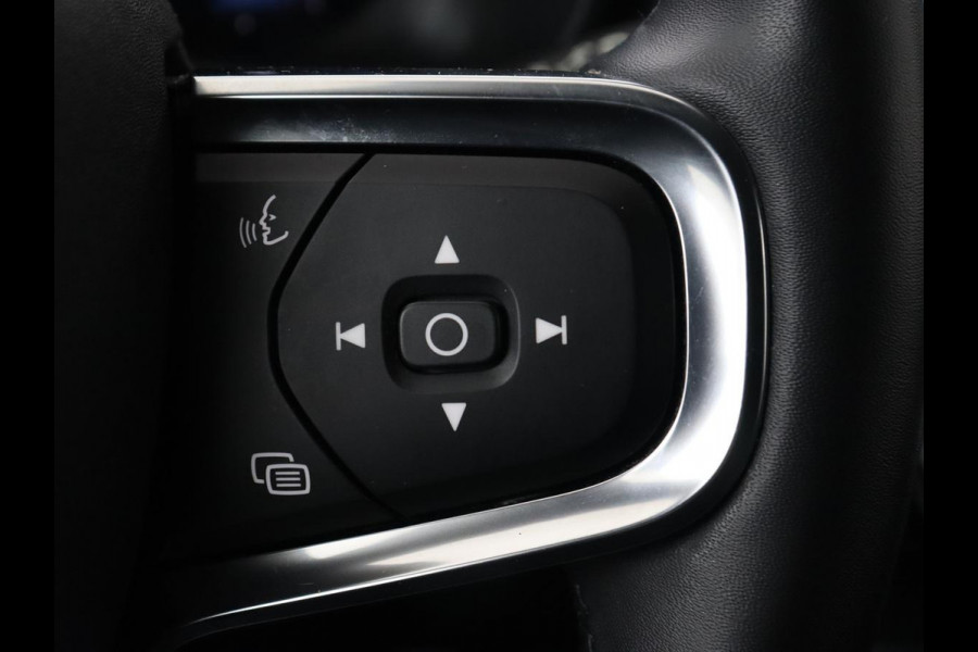 Volvo XC40 Recharge Core | Stoel & stuurverwarming | 20'' | Camera | Carplay | Navigatie | Getint glas | Full LED | DAB | Parkeerhulp | Inscription metallic lak