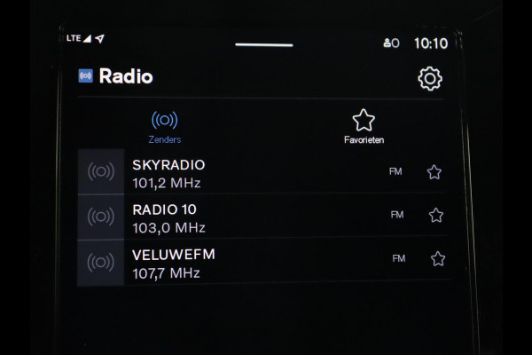 Volvo XC40 Recharge Core | Stoel & stuurverwarming | 20'' | Camera | Carplay | Navigatie | Getint glas | Full LED | DAB | Parkeerhulp | Inscription metallic lak