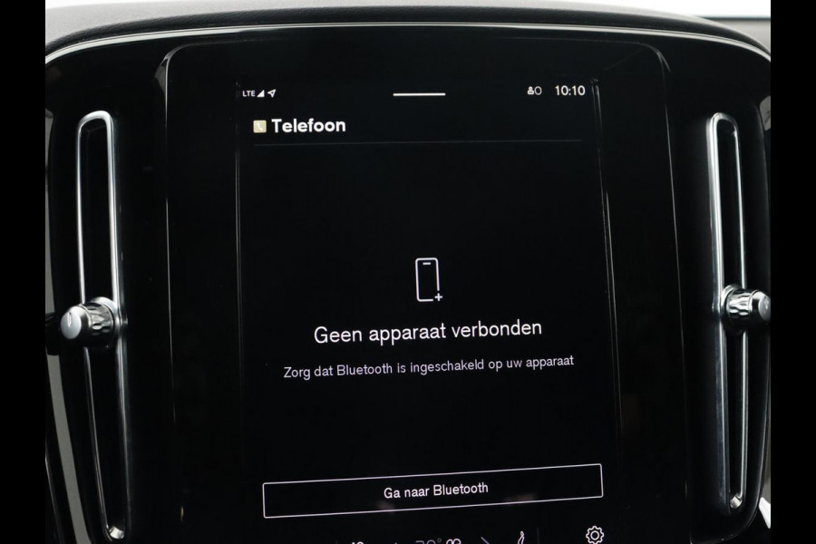Volvo XC40 Recharge Core | Stoel & stuurverwarming | 20'' | Camera | Carplay | Navigatie | Getint glas | Full LED | DAB | Parkeerhulp | Inscription metallic lak