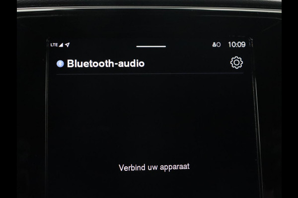 Volvo XC40 Recharge Core | Stoel & stuurverwarming | 20'' | Camera | Carplay | Navigatie | Getint glas | Full LED | DAB | Parkeerhulp | Inscription metallic lak