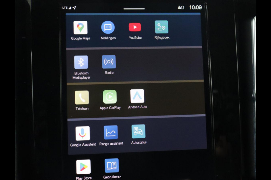 Volvo XC40 Recharge Core | Stoel & stuurverwarming | 20'' | Camera | Carplay | Navigatie | Getint glas | Full LED | DAB | Parkeerhulp | Inscription metallic lak