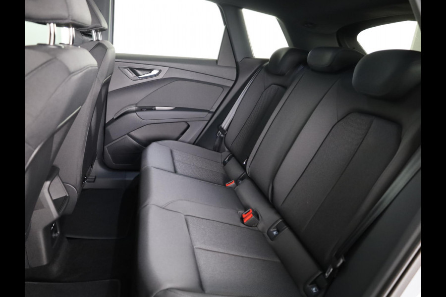 Audi Q4 e-tron 40 Edition 63 kWh | Stoelverwarming voor | Ledkoplampen | Elektrische achterklep | 19'' lichtmetalen velgen |