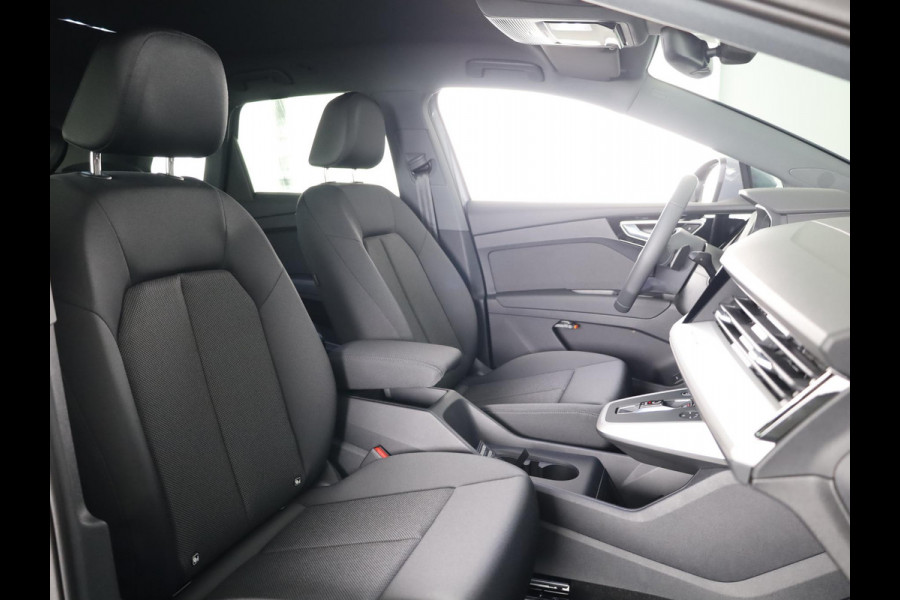 Audi Q4 e-tron 40 Edition 63 kWh | Stoelverwarming voor | Ledkoplampen | Elektrische achterklep | 19'' lichtmetalen velgen |