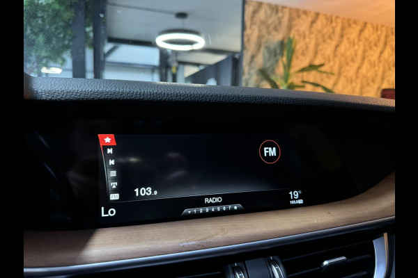 Alfa Romeo Stelvio 2.0 Turbo First Edition Garantie Memory StuurVW StoelVW Camera Elek Achterklep Leder Cruise Clima Navi Rijklaar