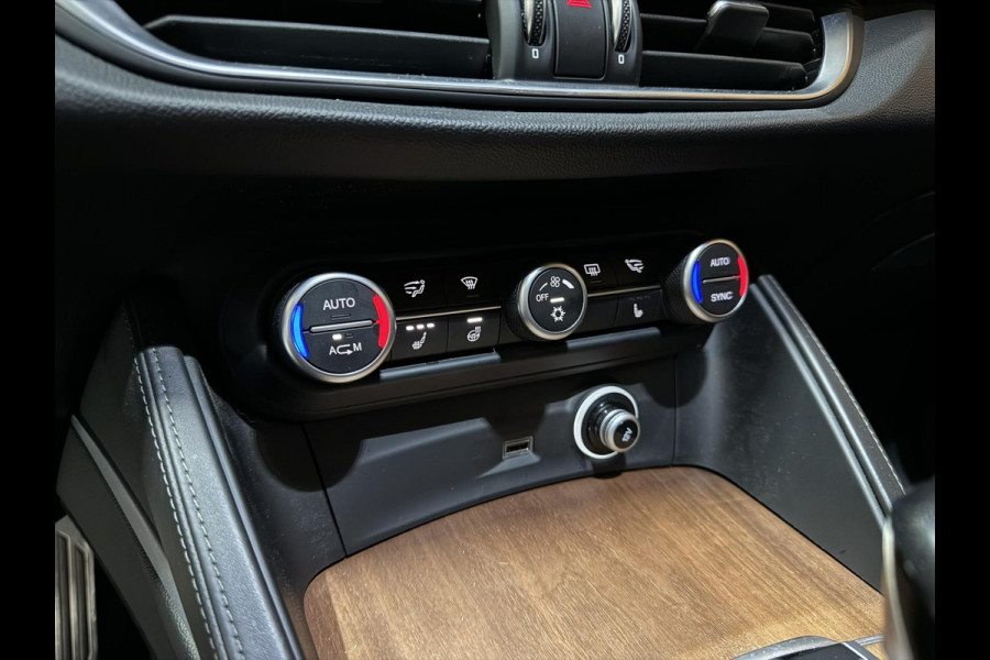 Alfa Romeo Stelvio 2.0 Turbo First Edition Garantie Memory StuurVW StoelVW Camera Elek Achterklep Leder Cruise Clima Navi Rijklaar