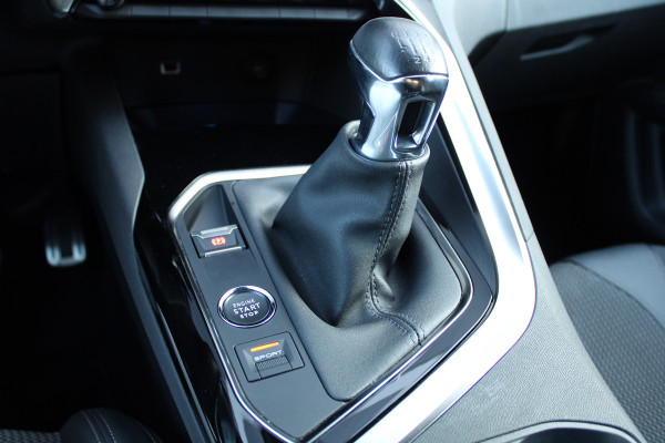 Peugeot 3008 1.2 PureTech GT | BTW | CAMERA | ACC | DODEHOEK | KEYLESS |