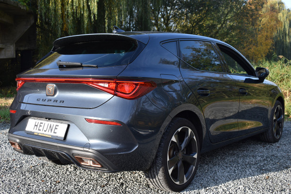 CUPRA Leon e-HYBRID 204PK DSG BUSINESS SPORT LEDER/CAMERA/NAVI/CARPLAY