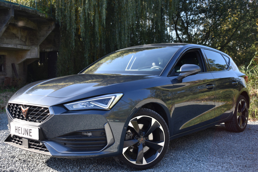 CUPRA Leon e-HYBRID 204PK DSG BUSINESS SPORT LEDER/CAMERA/NAVI/CARPLAY