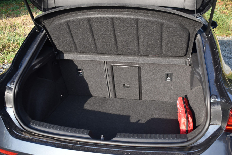 CUPRA Leon e-HYBRID 204PK DSG BUSINESS SPORT LEDER/CAMERA/NAVI/CARPLAY