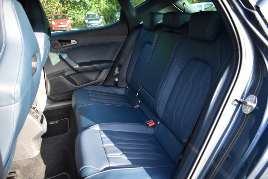 CUPRA Leon e-HYBRID 204PK DSG BUSINESS SPORT LEDER/CAMERA/NAVI/CARPLAY