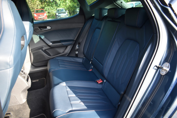 CUPRA Leon e-HYBRID 204PK DSG BUSINESS SPORT LEDER/CAMERA/NAVI/CARPLAY