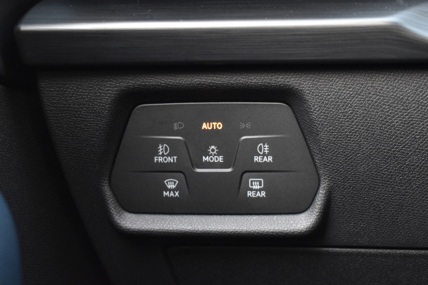 CUPRA Leon e-HYBRID 204PK DSG BUSINESS SPORT LEDER/CAMERA/NAVI/CARPLAY