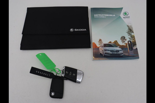 Škoda Superb 1.4 TSI iV Business Edition | 1e eigenaar | Stoelverwarming | Camera | Carplay | Full LED | Navigatie | Cruise control | Climate control | PHEV | Plug In
